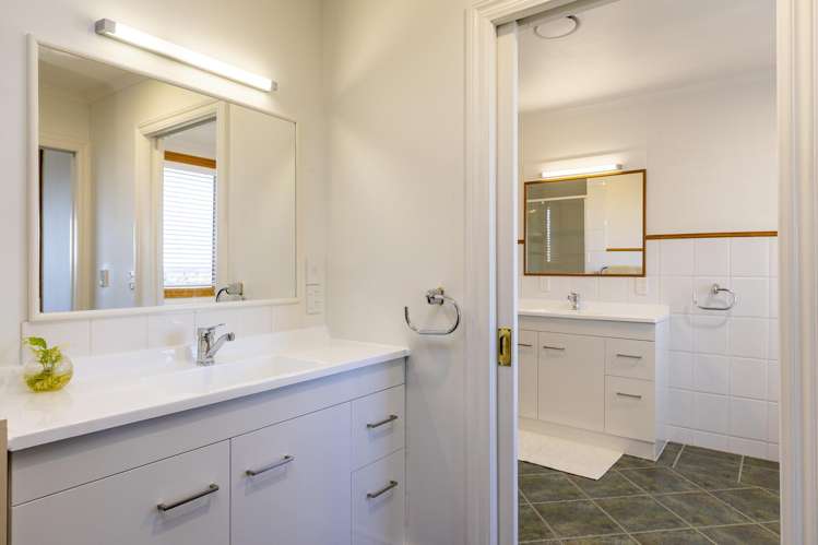 2/70 Harvey Street Waipahihi_26