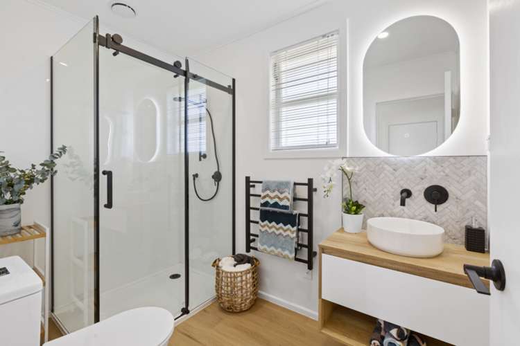 32 Neil Avenue Te Atatu Peninsula_13