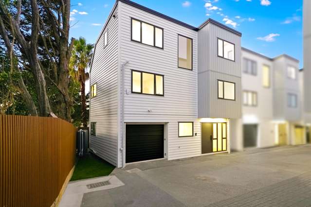 Smart Living in Double Westlake Zone