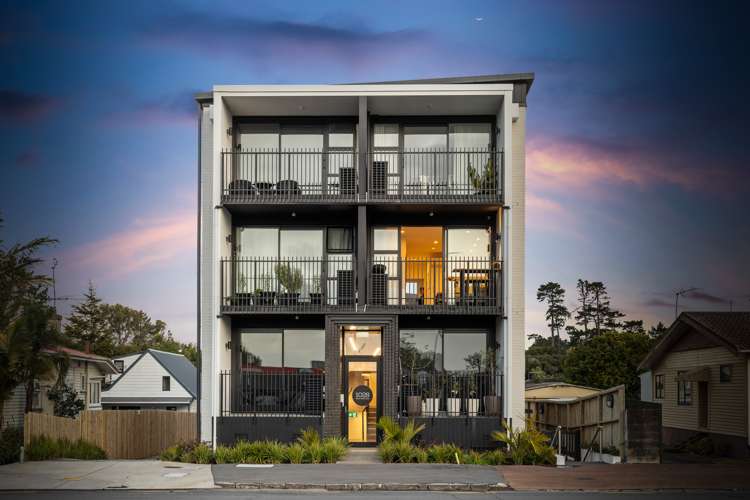 202/1028 Great North Road Point Chevalier_12