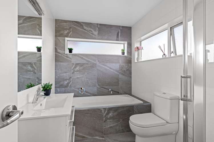 8 Somerset Place Stanmore Bay_25