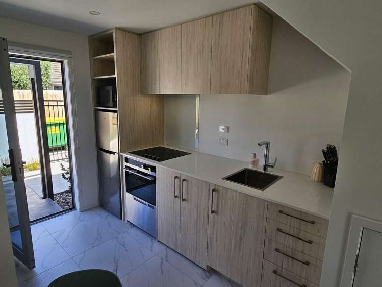  6/19 Winchester Street Merivale_8