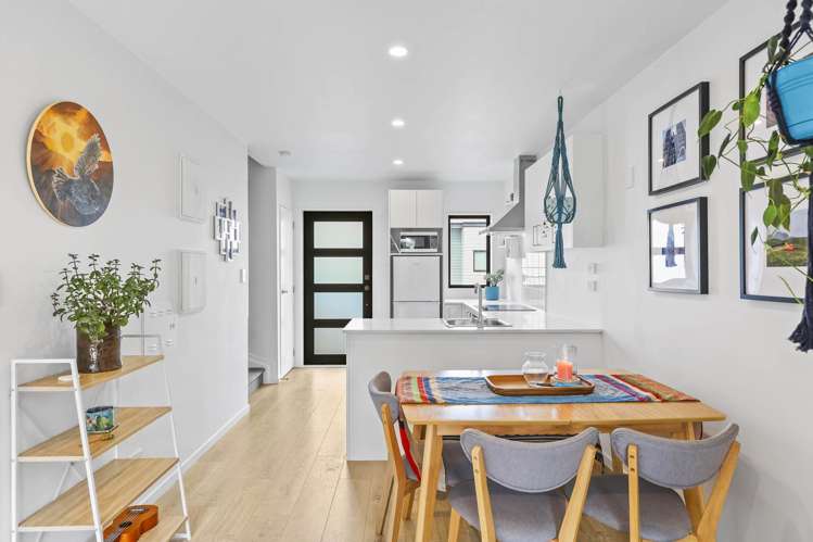 3/6 South Pacific Place Henderson_13