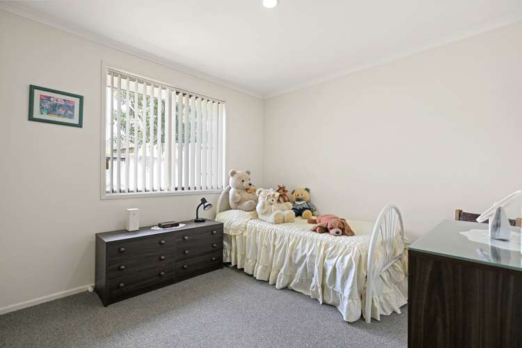 6 Saint Johns Avenue Hamilton East_12