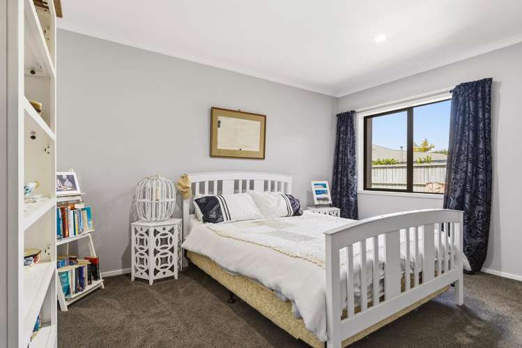 27 Somerton Drive Huntington_11