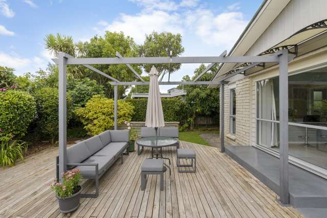 Like Hens Teeth – Be Quick!