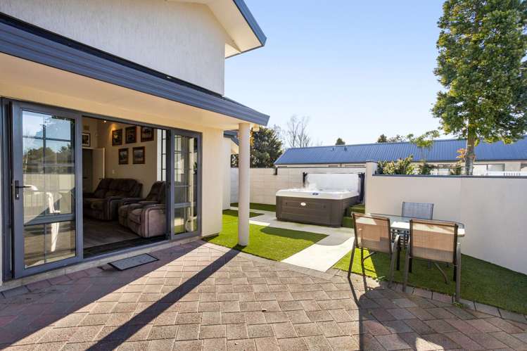 64 Athlone Drive Cambridge_19