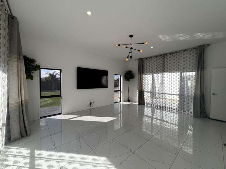 9 Cooke Farm Grove Waiwhakaiho_10