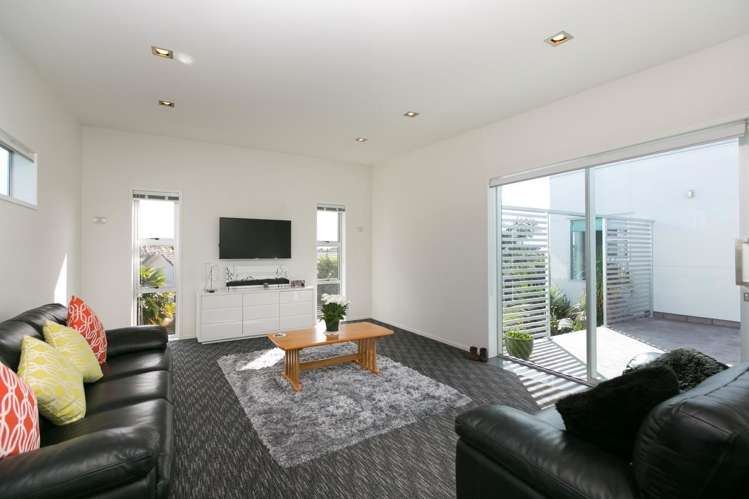 1 Vardon Way Waiwhakaiho_8