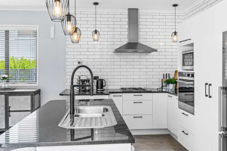 20 Greenbough Lane Greenhithe_11