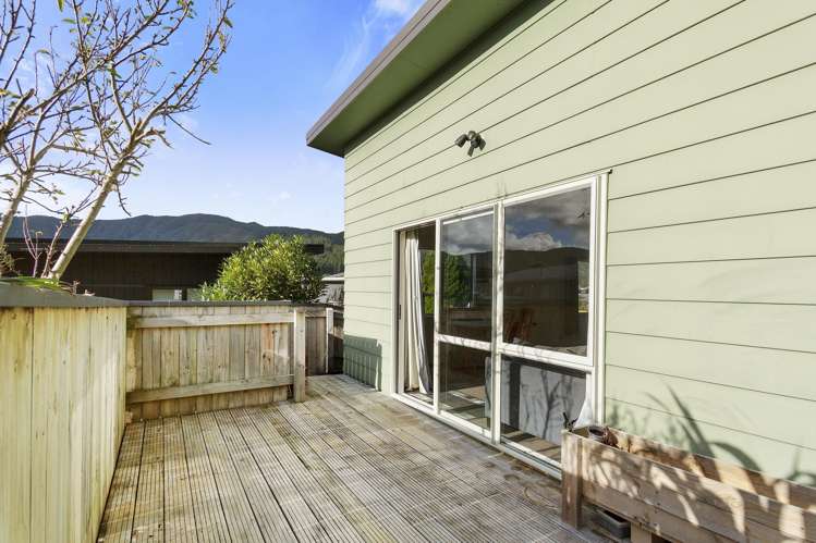 8 Hastings Grove Wainuiomata_15