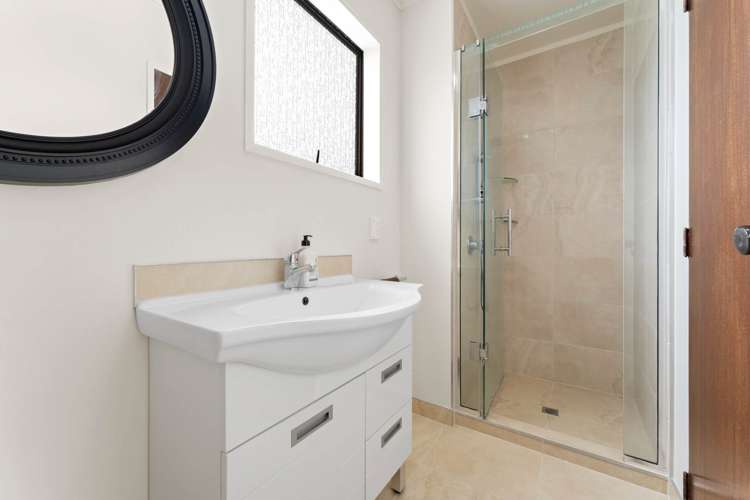 35 Fitzherbert Avenue West Harbour_16