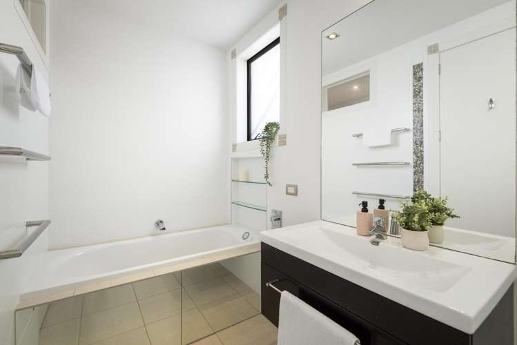 34 Browns Bay Road Rothesay Bay_24