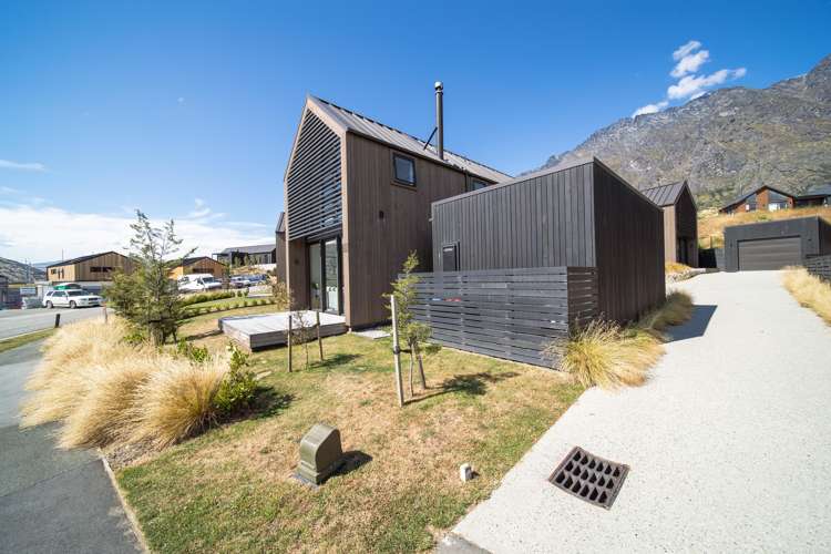 27 Falconer Rise Jacks Point_21