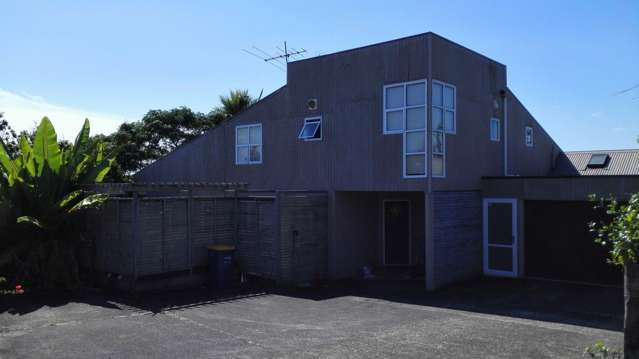 64 Spinnaker Drive Te Atatu Peninsula_1