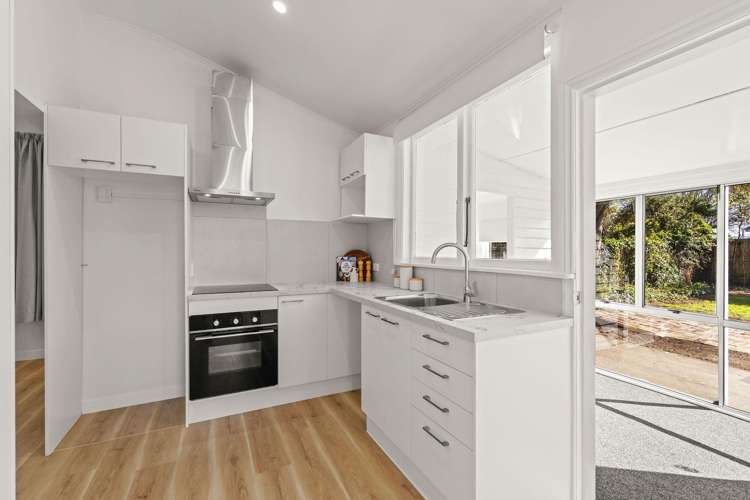 21 Defoe Place Waltham_8