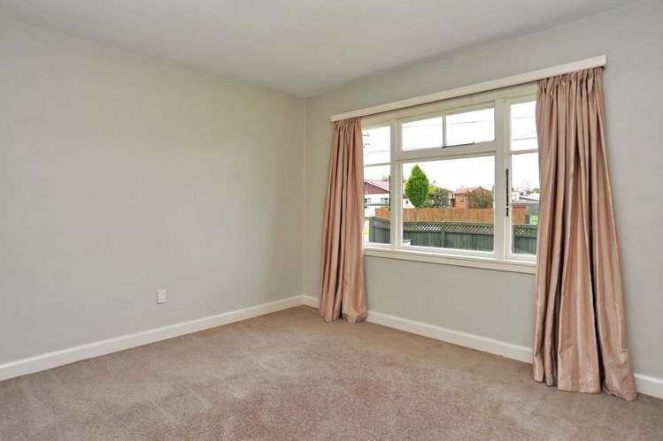 94 Wildberry Street Woolston_8