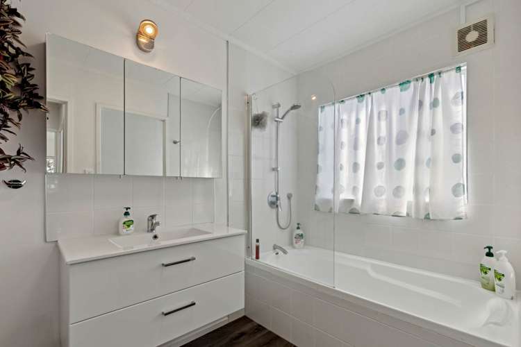 147 Glenvar Road Torbay_16