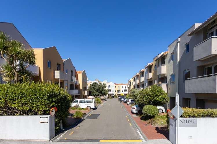 35/305 Evans Bay Parade Hataitai_21