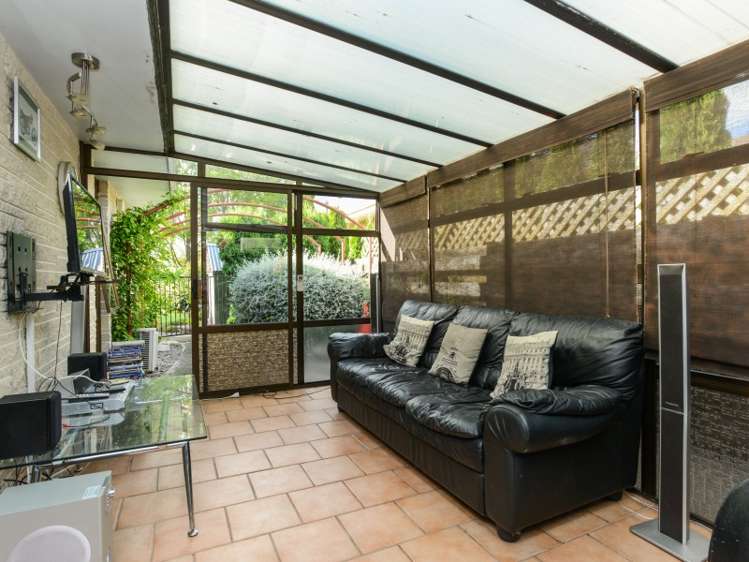 404 Hart Drive Frimley_11