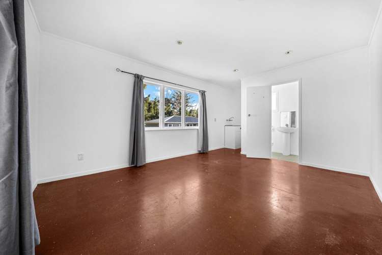26 Blease Street New Lynn_12