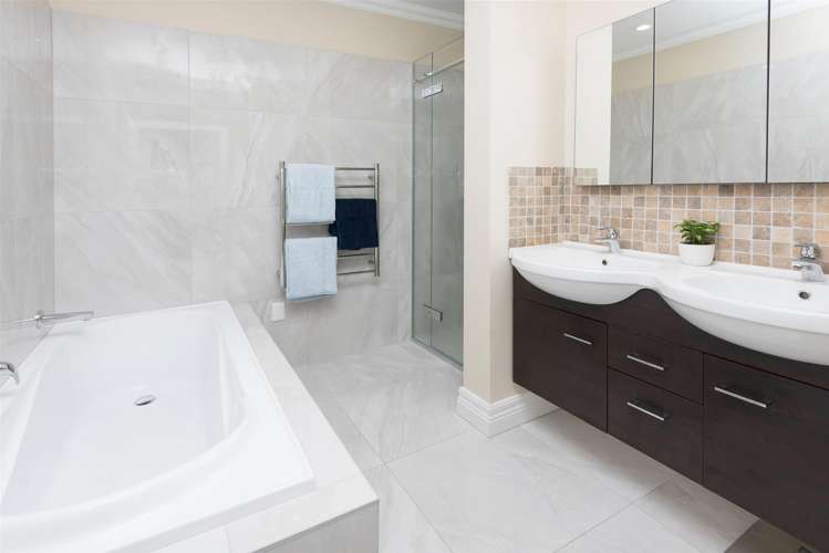 7 Pitlochry Place Highland Park_12