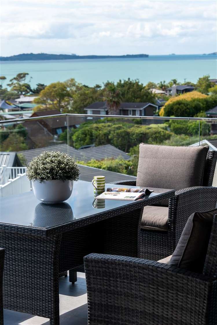 7 Paisley Street Mellons Bay_31