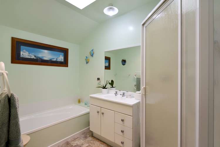 77 Kingsford Drive Stoke_12