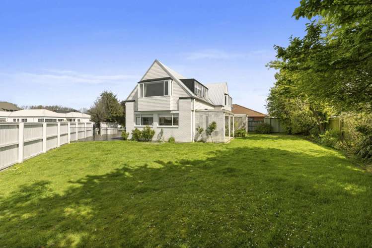 77 Regency Crescent_0