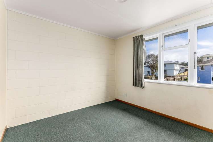 301-303 Warspite Avenue Waitangirua_17