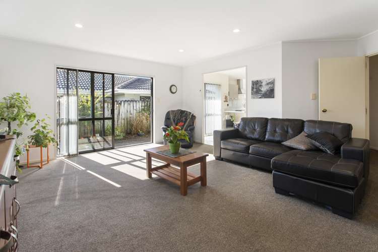 2/20 Marbeth Court Botany Downs_8