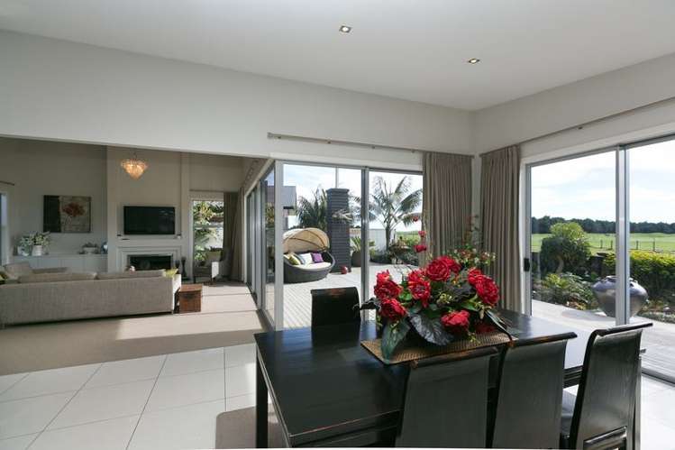 9c Dolphin Parade Bell Block_51