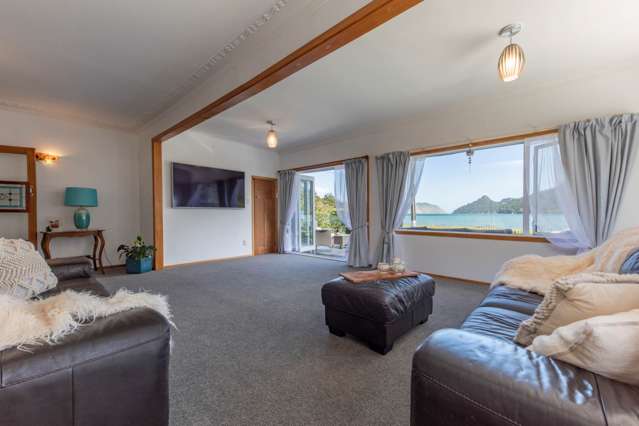 1214 Huia Road Huia_3