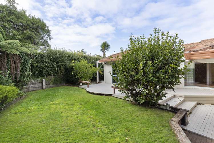 1 Halldene Terrace Red Beach_14