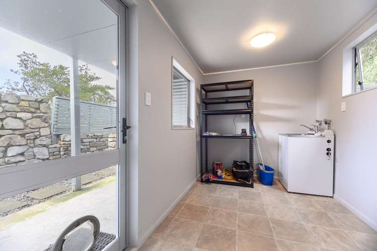 6 Menin Road Raumati South_22