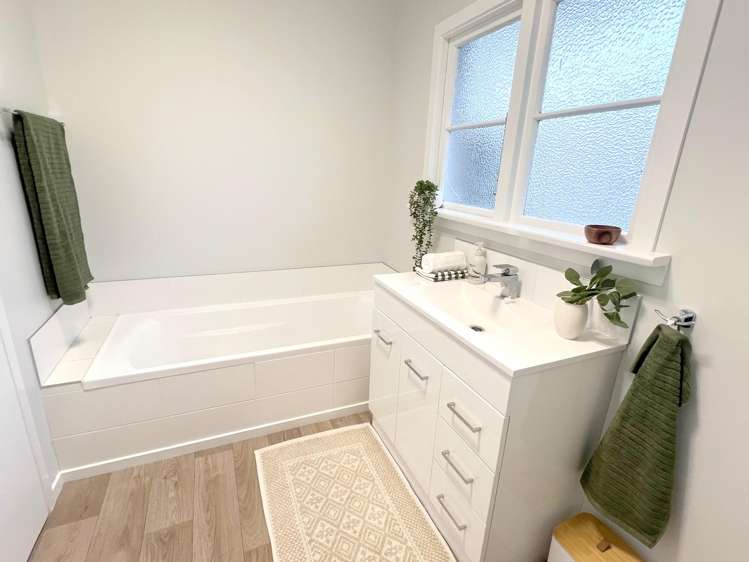 82 Stobo Street Grasmere_15