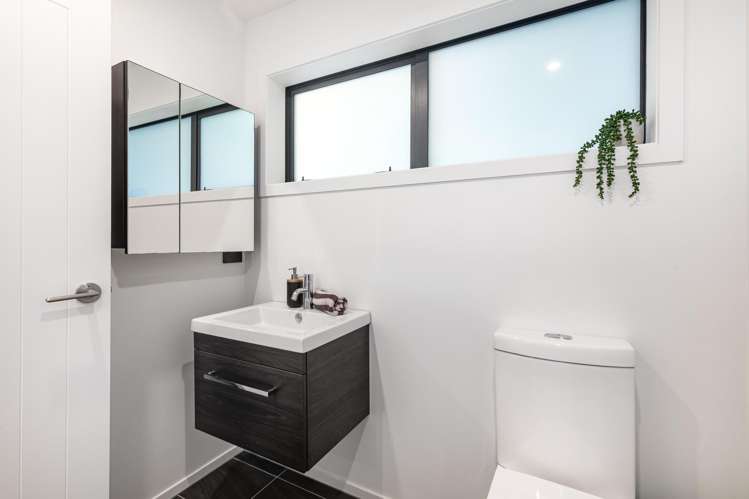 32 Lacebark Lane Woodridge_17