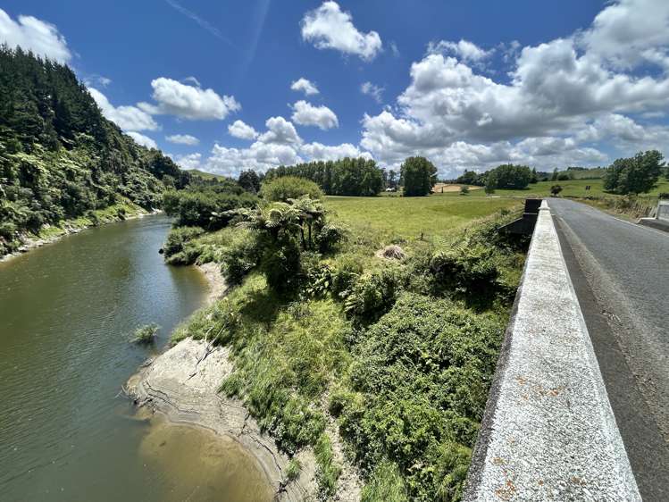 Near 1757 Tarata Road Tarata_16