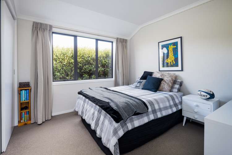 5 Ashington Grove Huntington_13