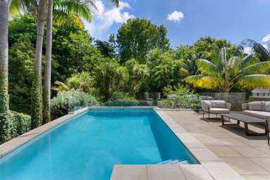 2/62 St Georges Bay Road_1