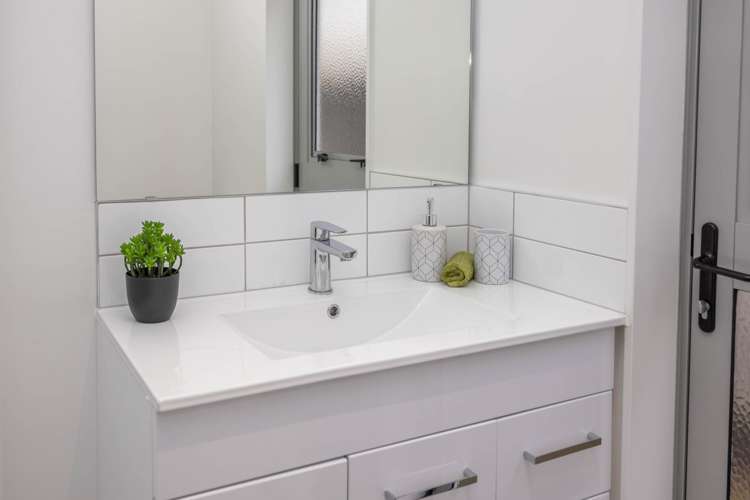 2/11 Beatty Street Melville_15