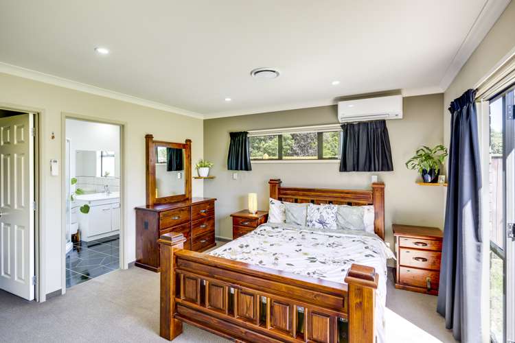 208a Frimley Oaks Frimley_6