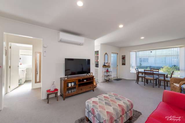 2/17 John Street Trentham_3