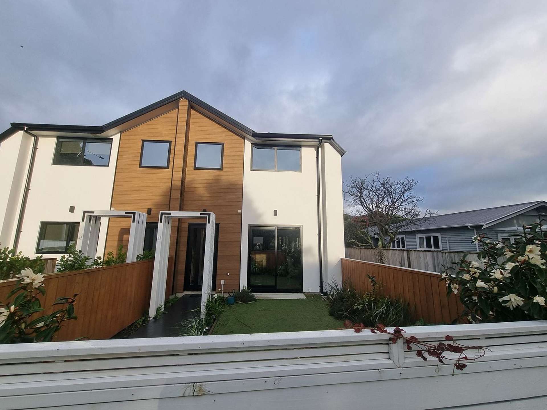 2/42 Cambridge Terrace Waiwhetu_0