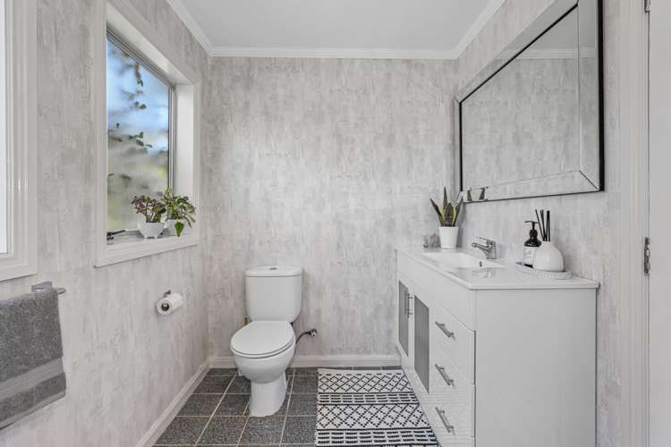 20 Sunset Street Hilltop_13