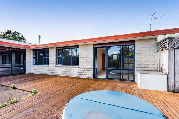 37 Pembroke Road East Stratford_31