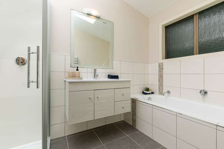 5 Beulah Avenue Rothesay Bay_13