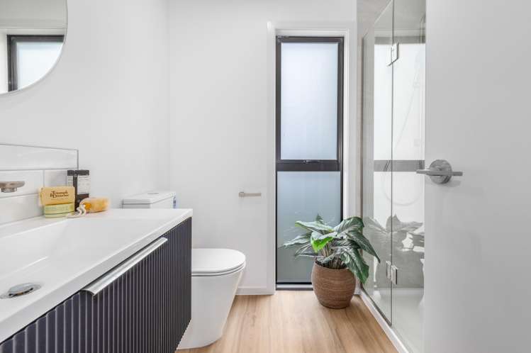 624A Queen Street East (units A, B, C, I & J) Levin_9