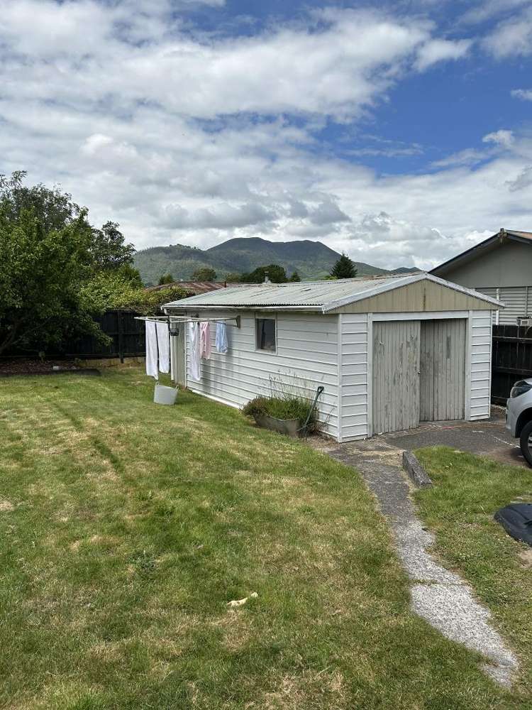 56 Hinekura Avenue 11210_16