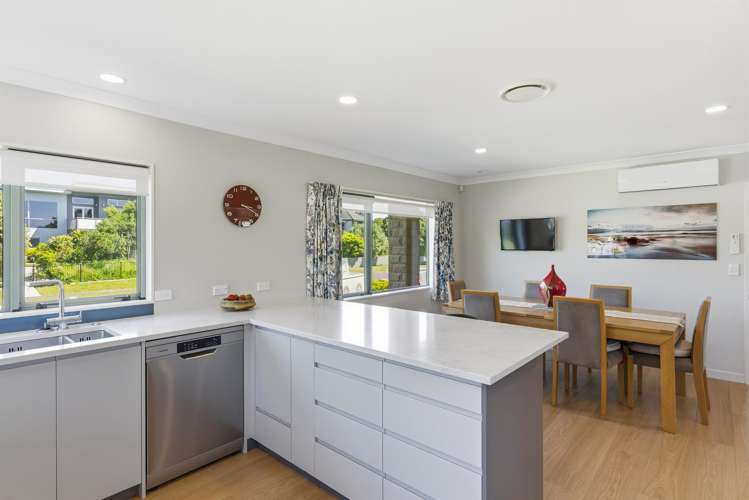 100 Milne Drive Paraparaumu_6